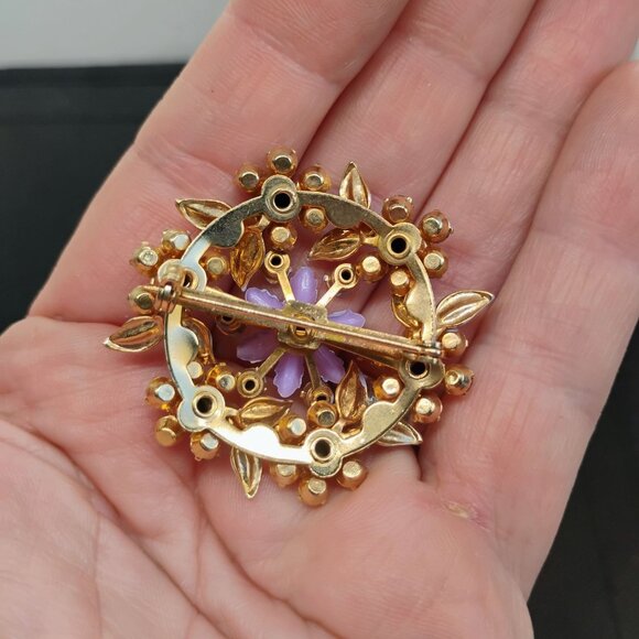 Vintage 1960s Lavender Purple Enamel 3D Flower Brooch w/AB Rhinestones Gold Tone - Picture 6 of 6